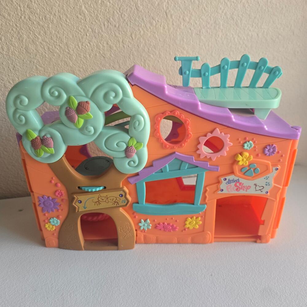 Hasbro Littlest Pet Shop 2007 Orange Tree Club House
